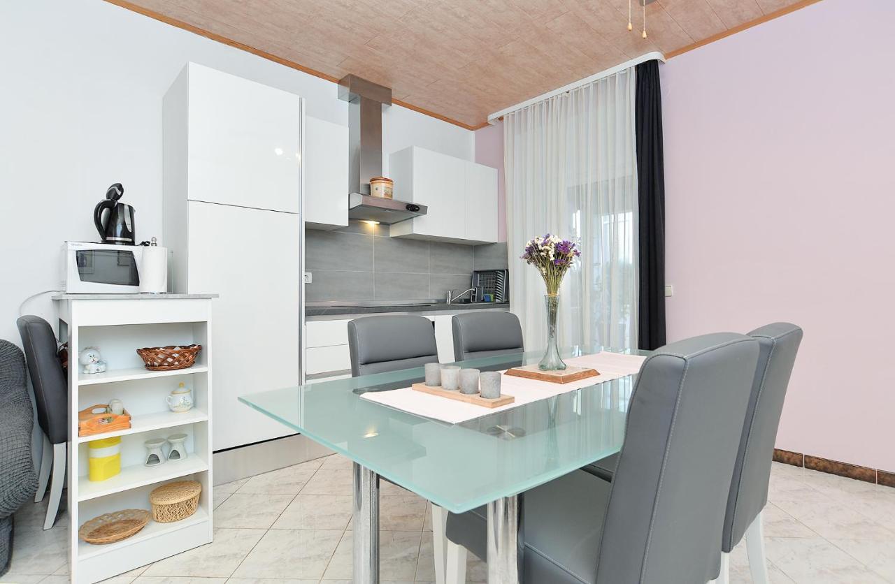 Apartments Jasna 1128 Fažana Eksteriør billede