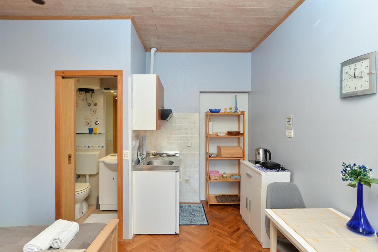 Apartments Jasna 1128 Fažana Eksteriør billede
