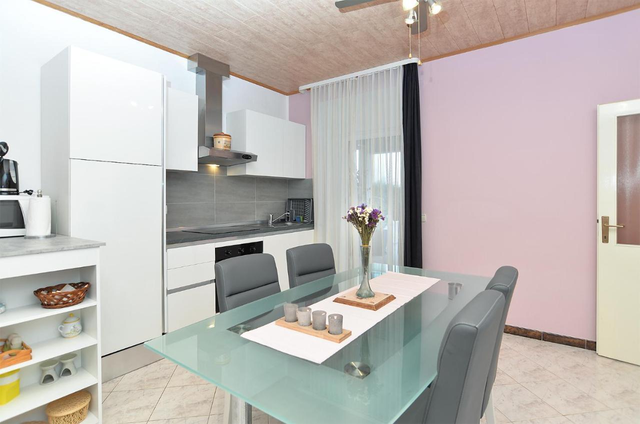 Apartments Jasna 1128 Fažana Eksteriør billede
