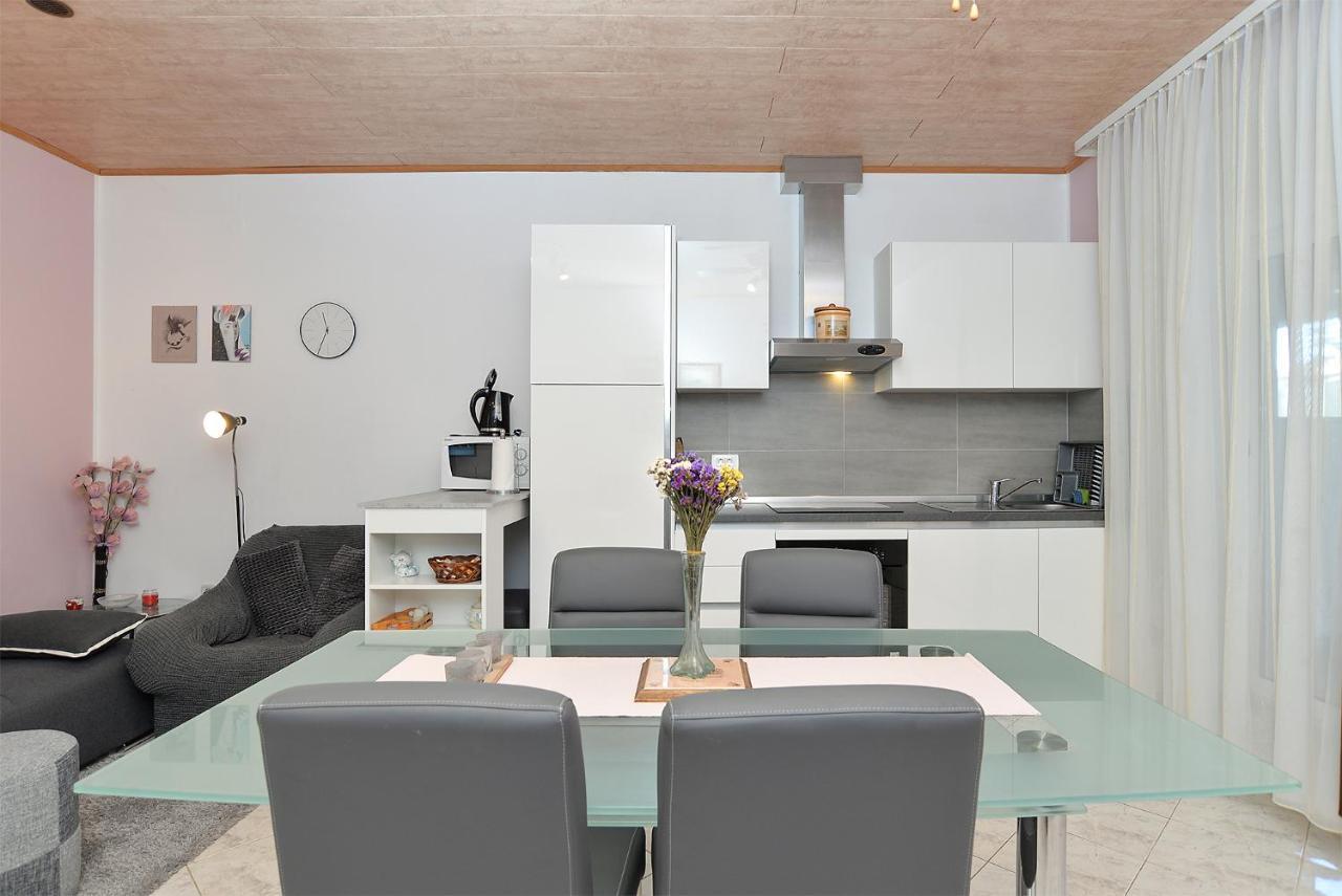 Apartments Jasna 1128 Fažana Eksteriør billede