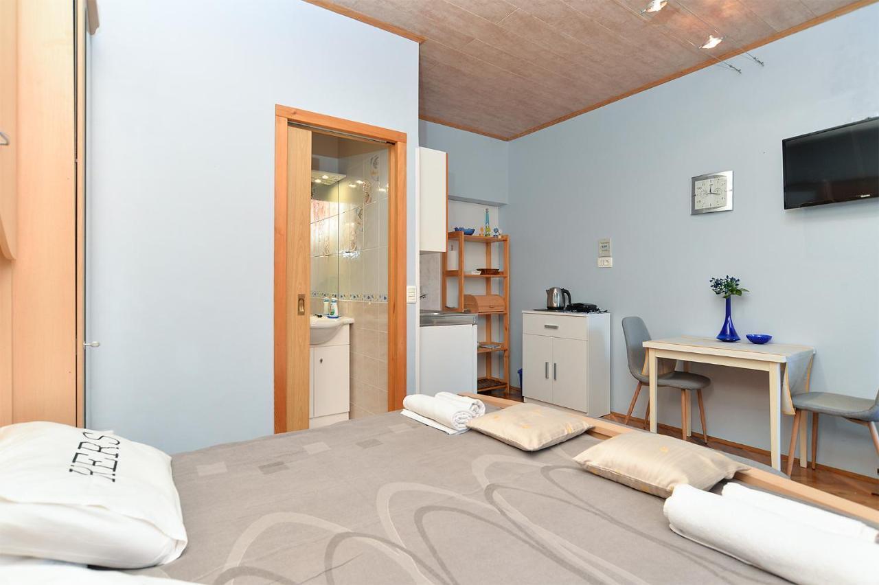 Apartments Jasna 1128 Fažana Eksteriør billede